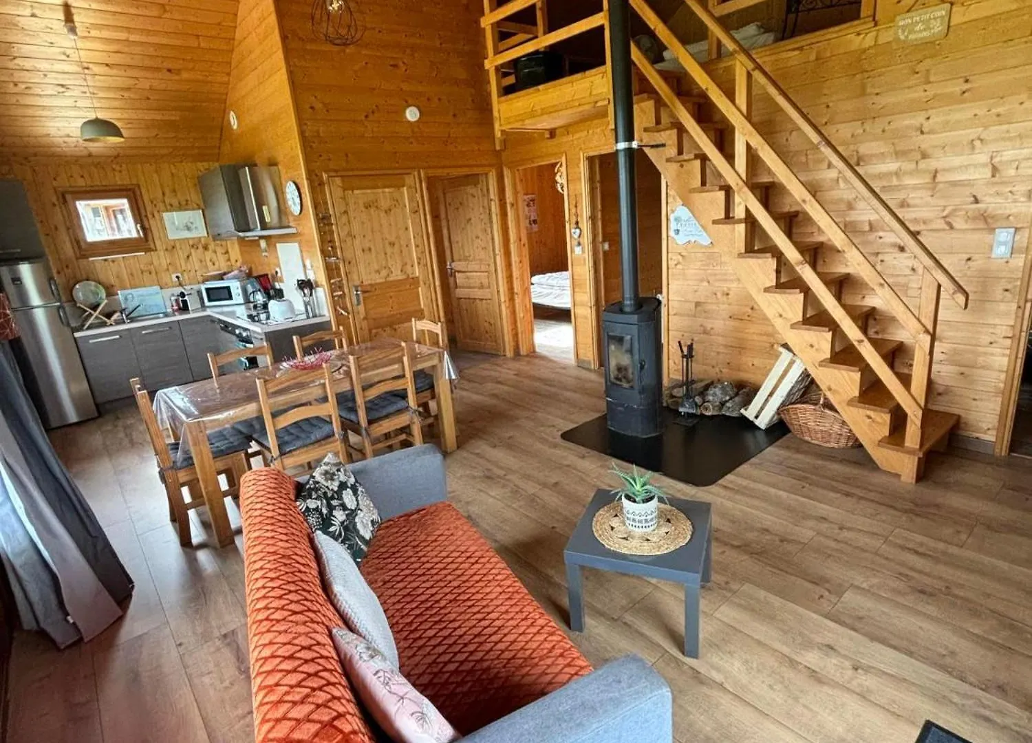 Chalet Des Gardettes, Belle Vue 1220M D'Altitude Montgreleix 0*,