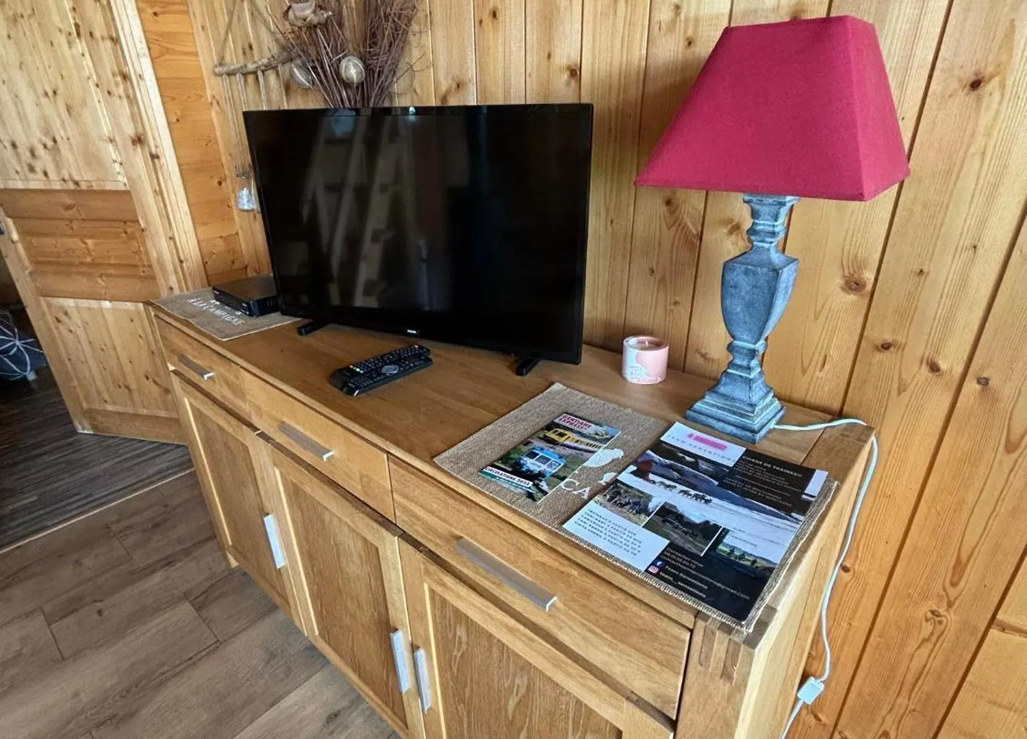 Chalet Des Gardettes, Belle Vue 1220M D'Altitude Montgreleix