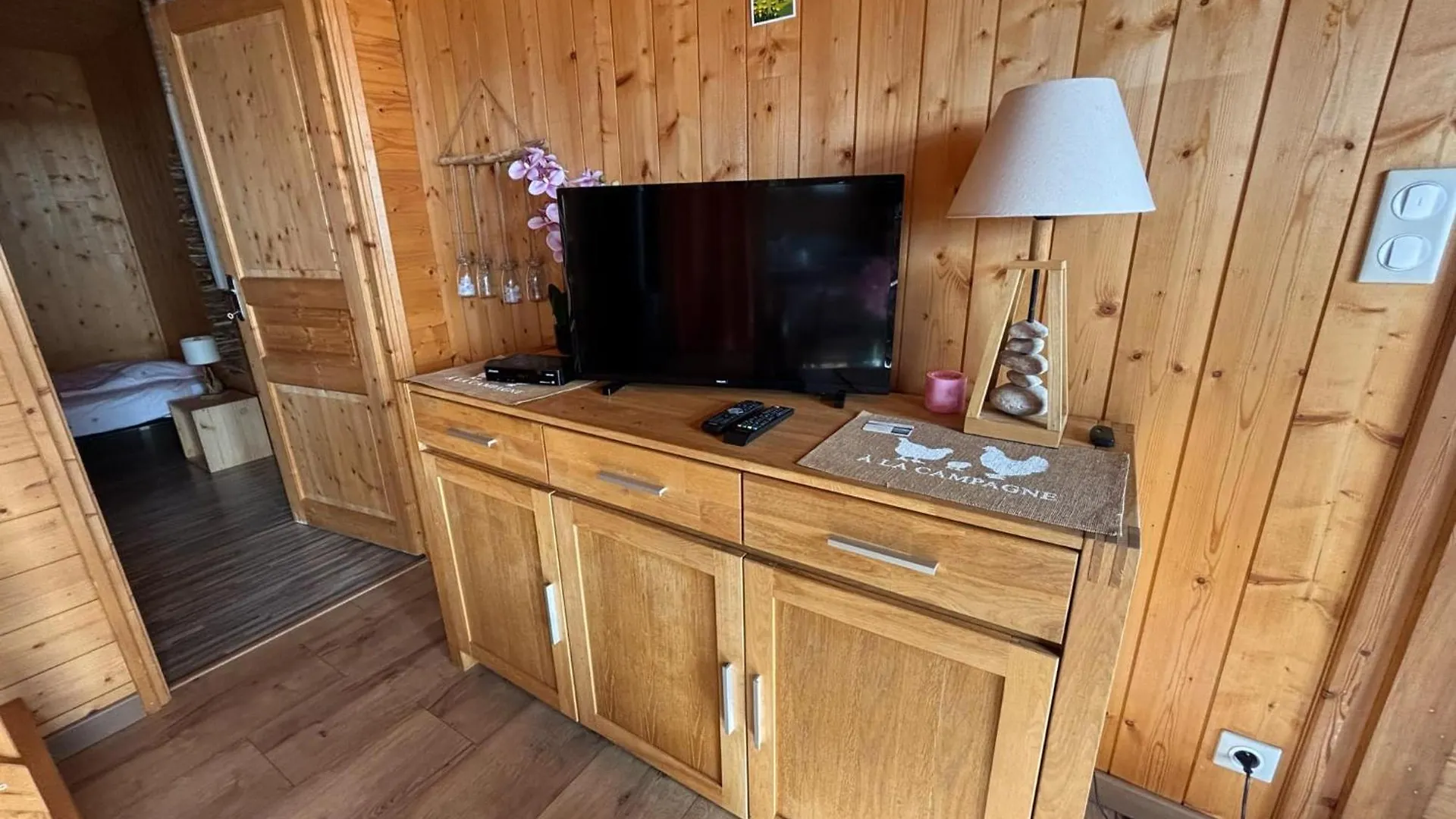 Chalet Des Gardettes, Belle Vue 1220M D'Altitude Montgreleix
